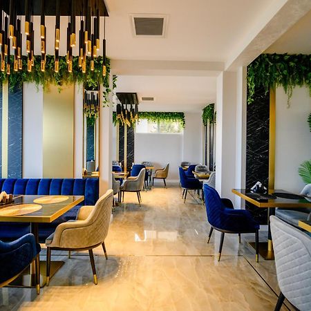 Elitte Inn & Suites Roşu Eksteriør bilde