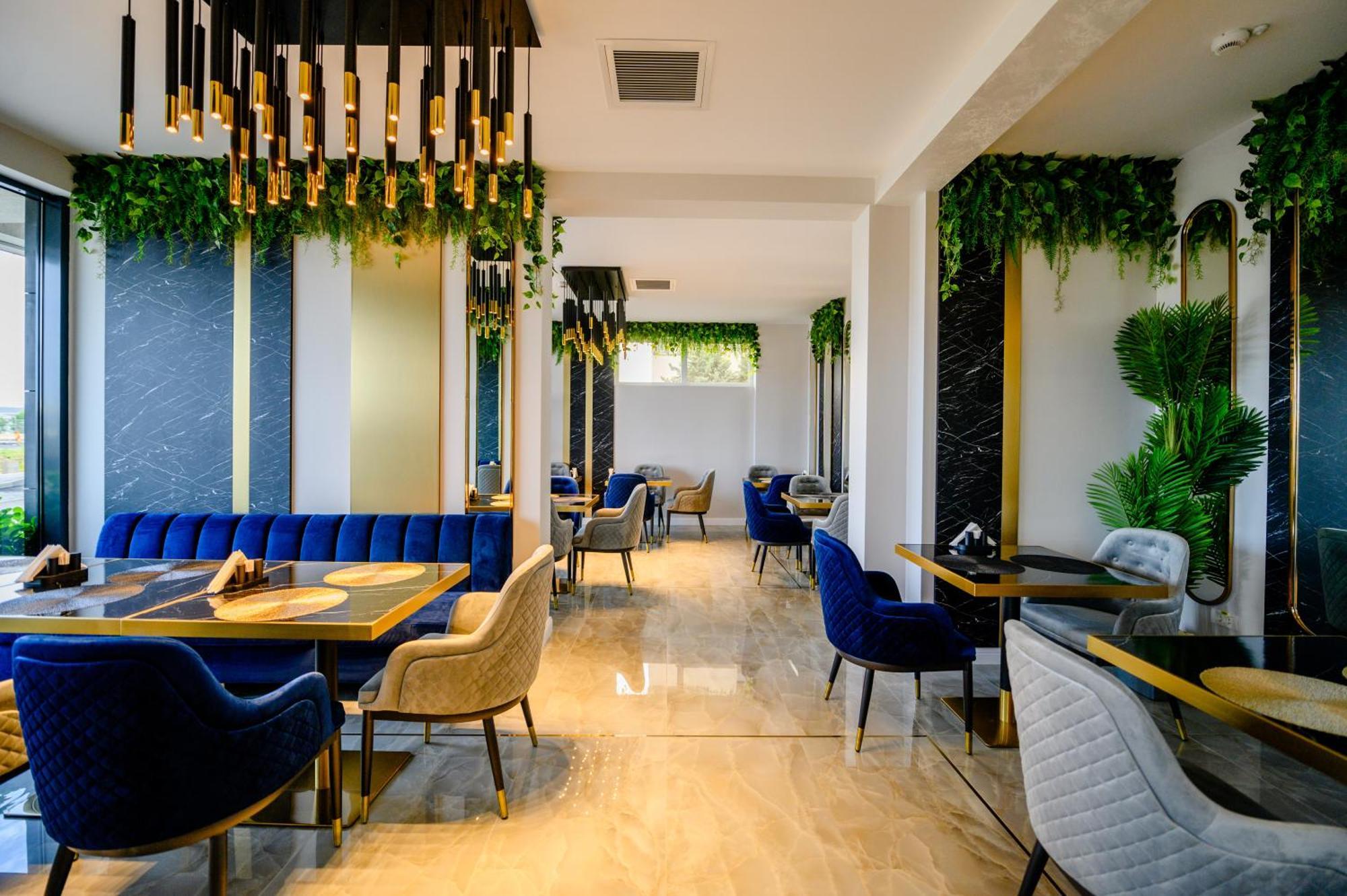 Elitte Inn & Suites Roşu Eksteriør bilde