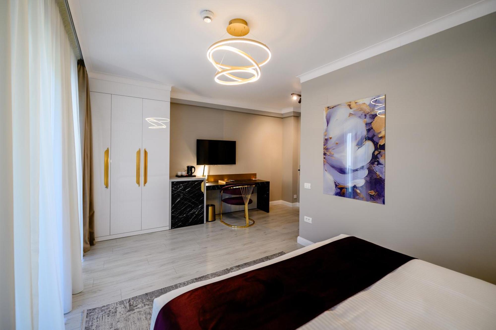 Elitte Inn & Suites Roşu Eksteriør bilde