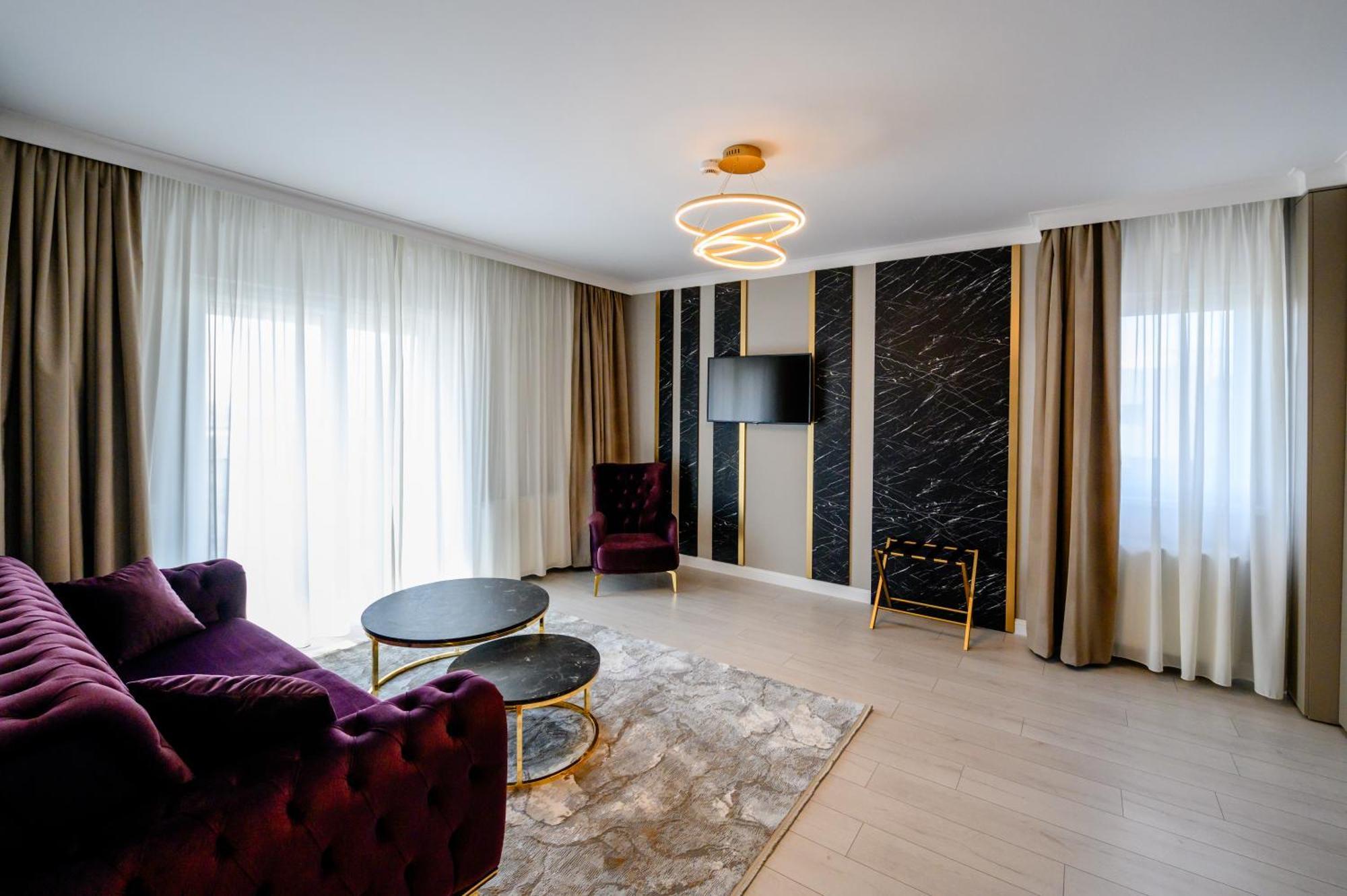 Elitte Inn & Suites Roşu Eksteriør bilde
