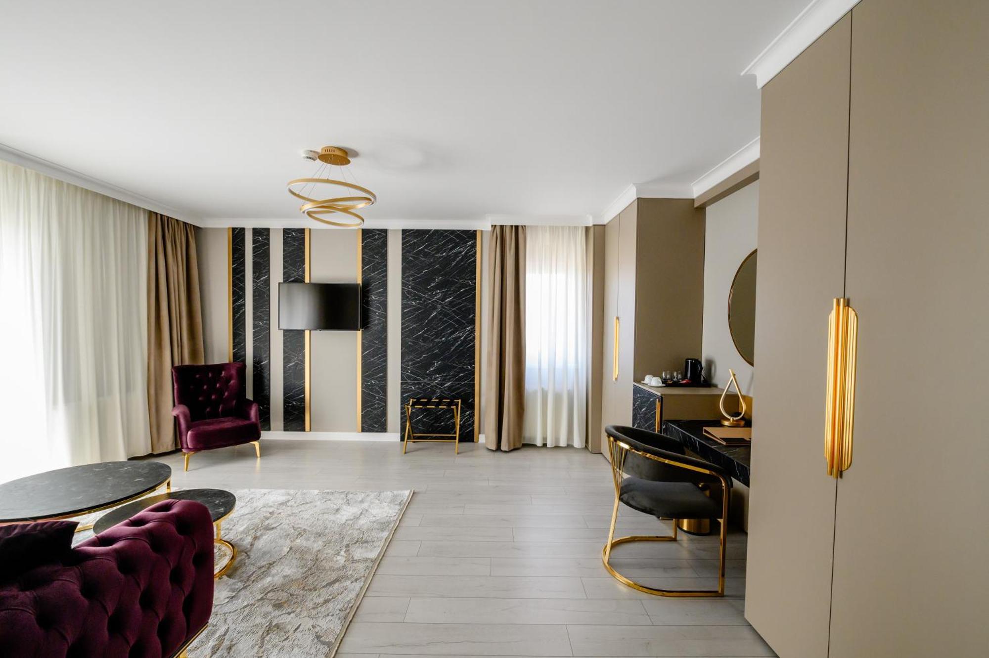 Elitte Inn & Suites Roşu Eksteriør bilde